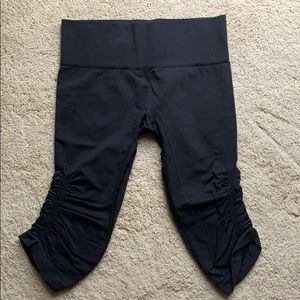 Lululemon crop pants - size 8
